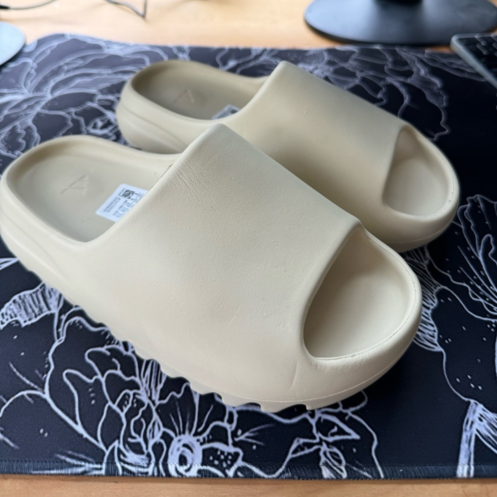 Adidas Yeezy slide color Bone. New with tags.